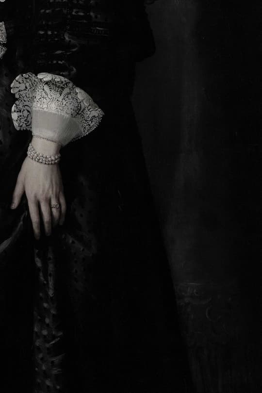 Lace & Pearls